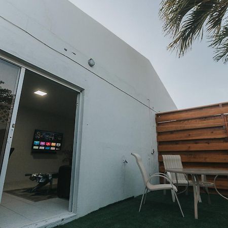 Buddha Studios Aruba Palm Beach Extérieur photo