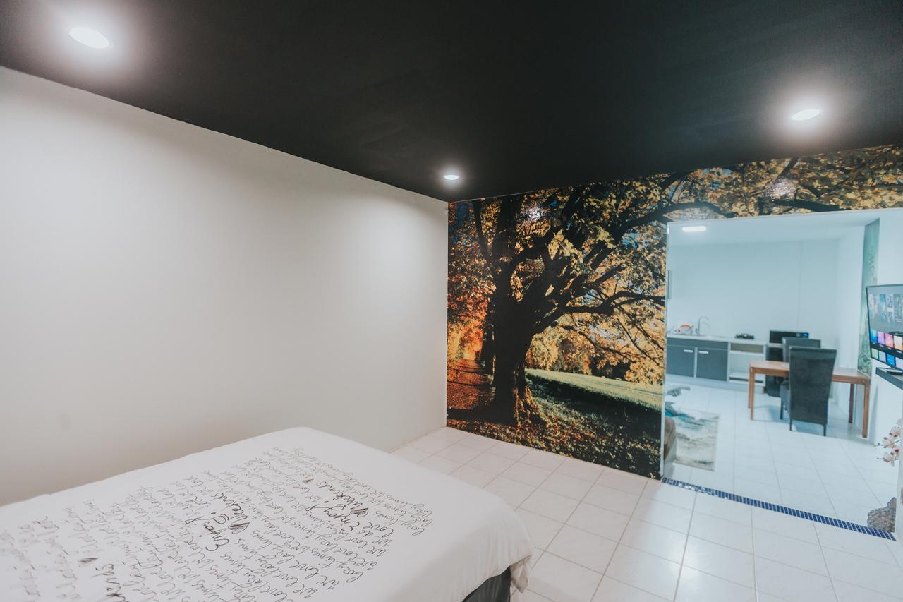Buddha Studios Aruba Palm Beach Extérieur photo